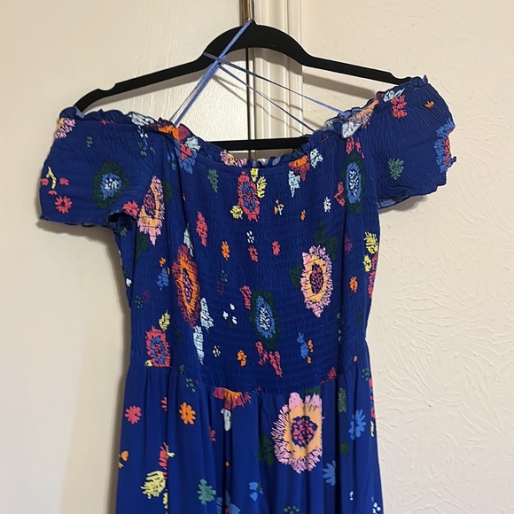 Guess - Picture 3 of 5